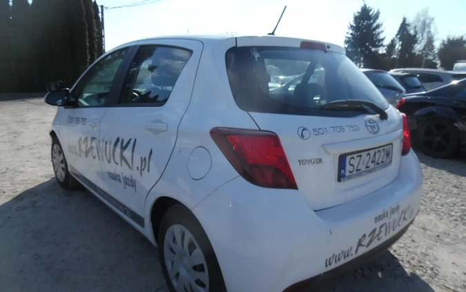 Toyota Yaris cena 12900 przebieg: 411000, rok produkcji 2016 z Głuszyca małe 277